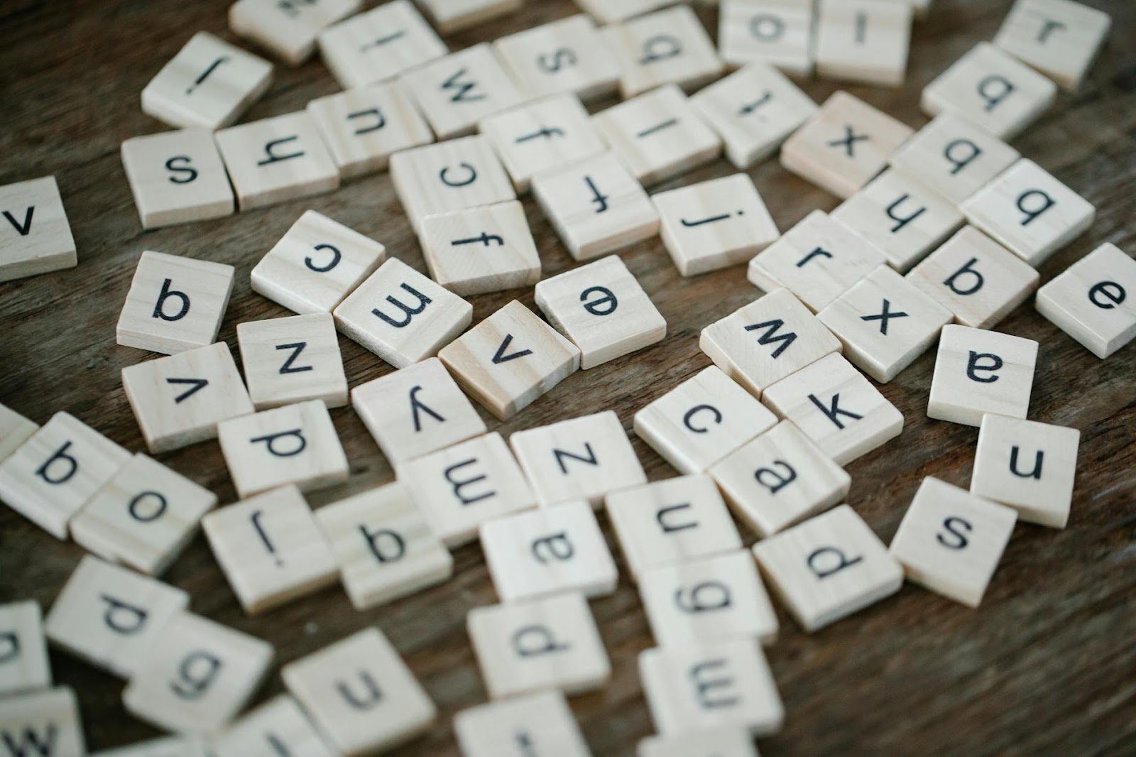 https://www.pexels.com/photo/close-up-of-scrabble-tiles-8715574/